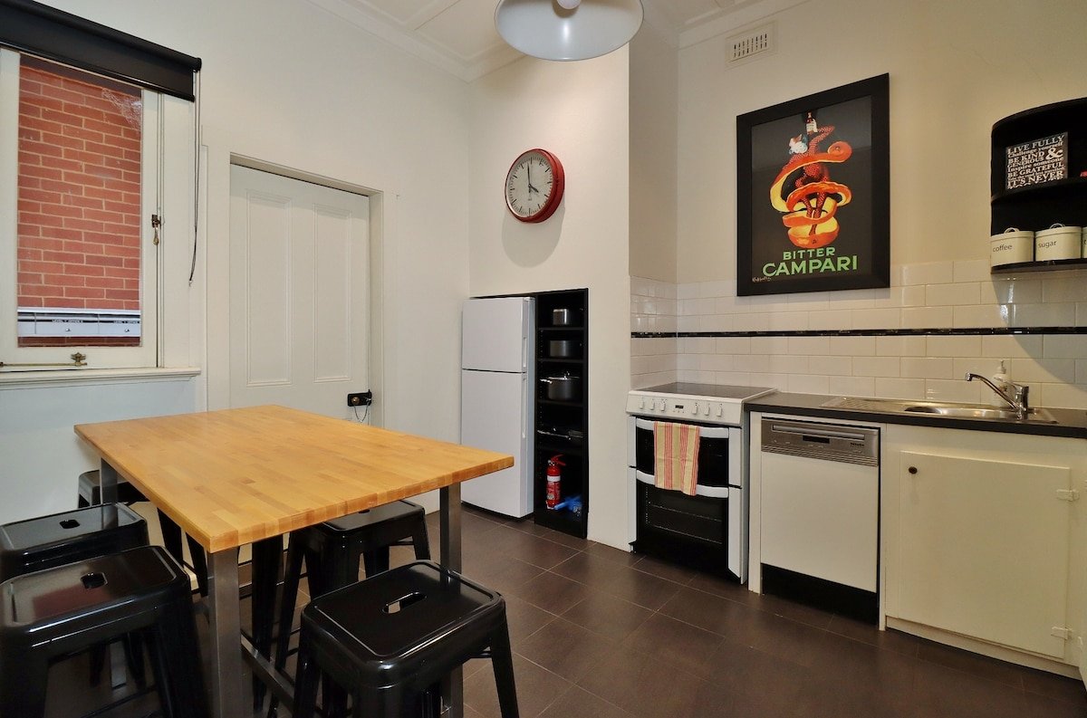 McKenzie House gallery image 3