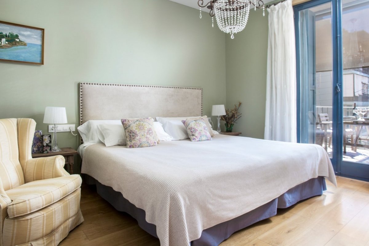 Style Exclusive apartment with views to Casa Mila gallery image 3