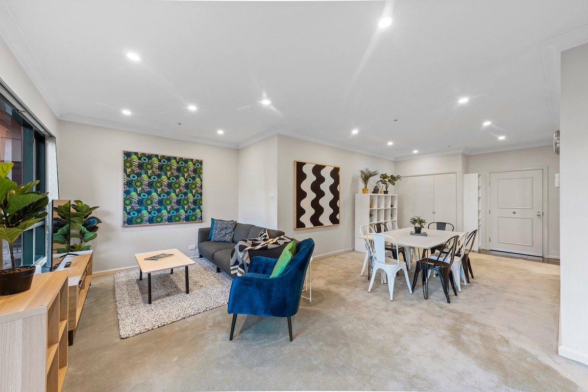 Spacious, Elegant Jewel! 2 Bedrooms, 3 Queen beds gallery image 2