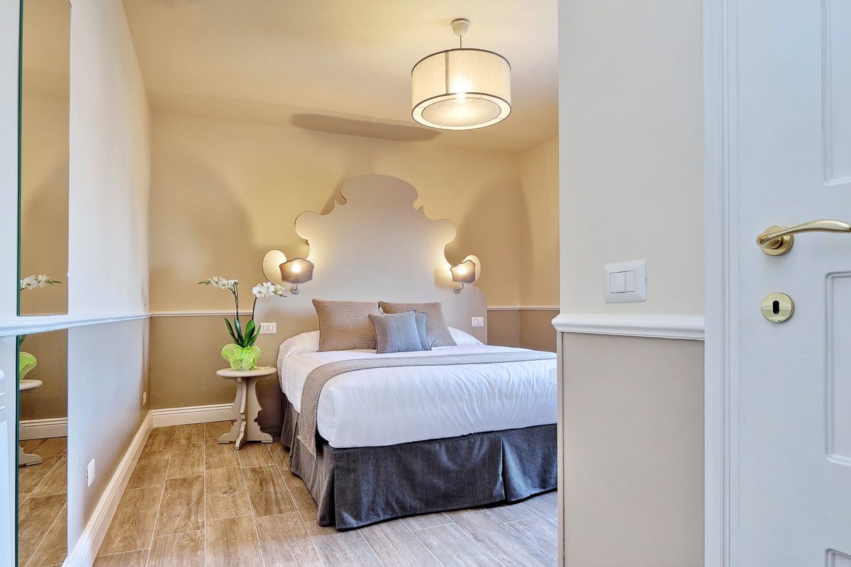 Penthouse + apartment at the Colosseum 10 people