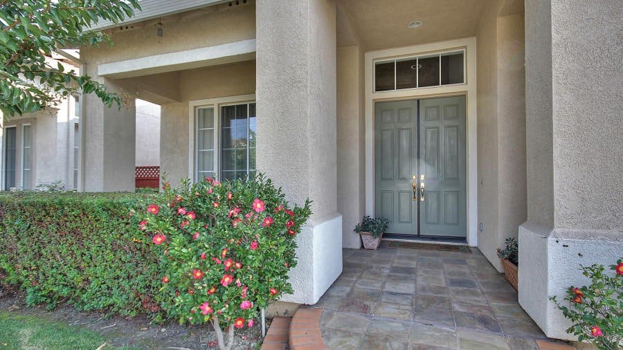 Large Gorgeous Corporate House In Prime Location gallery image 3