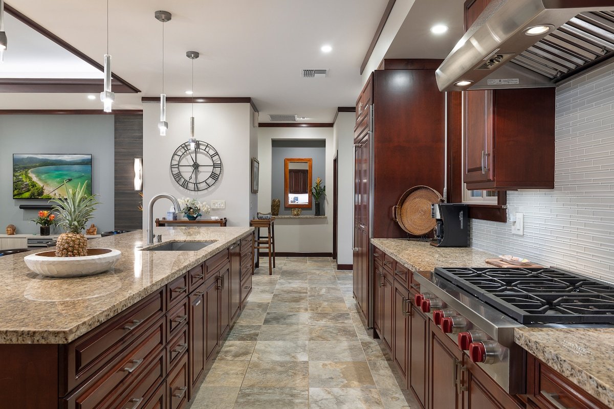 3BR Villa with Ocean Views, Private Pool, Hot Tub! gallery image 5