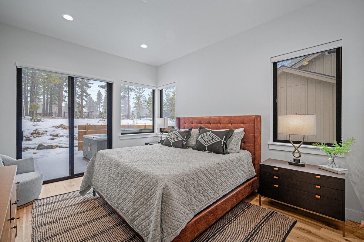 Family Escape | Firepit, Hot Tub & Game Loft gallery image 5