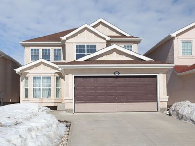 Marvellous House / 2 min to University of Manitoba