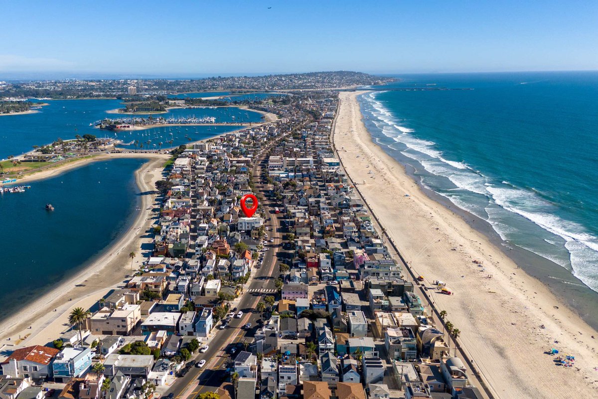 9 Bedrooms-7 Bath-2 Kitchens-Parking-Sleeps 22!