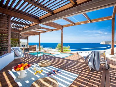 Rooms with sea view- Yoga deck-Plunge Pool