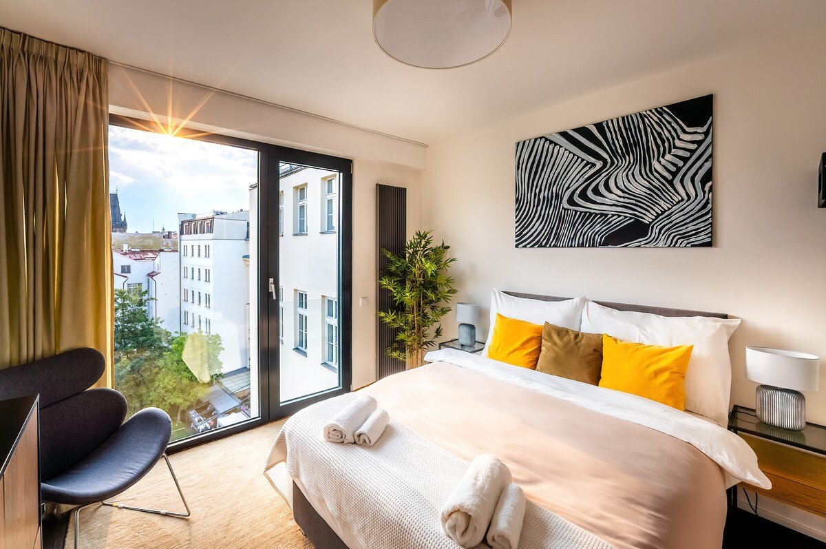 5BR+2Bath Old Town Loft Luxe Brickhouse, A/C gallery image 3