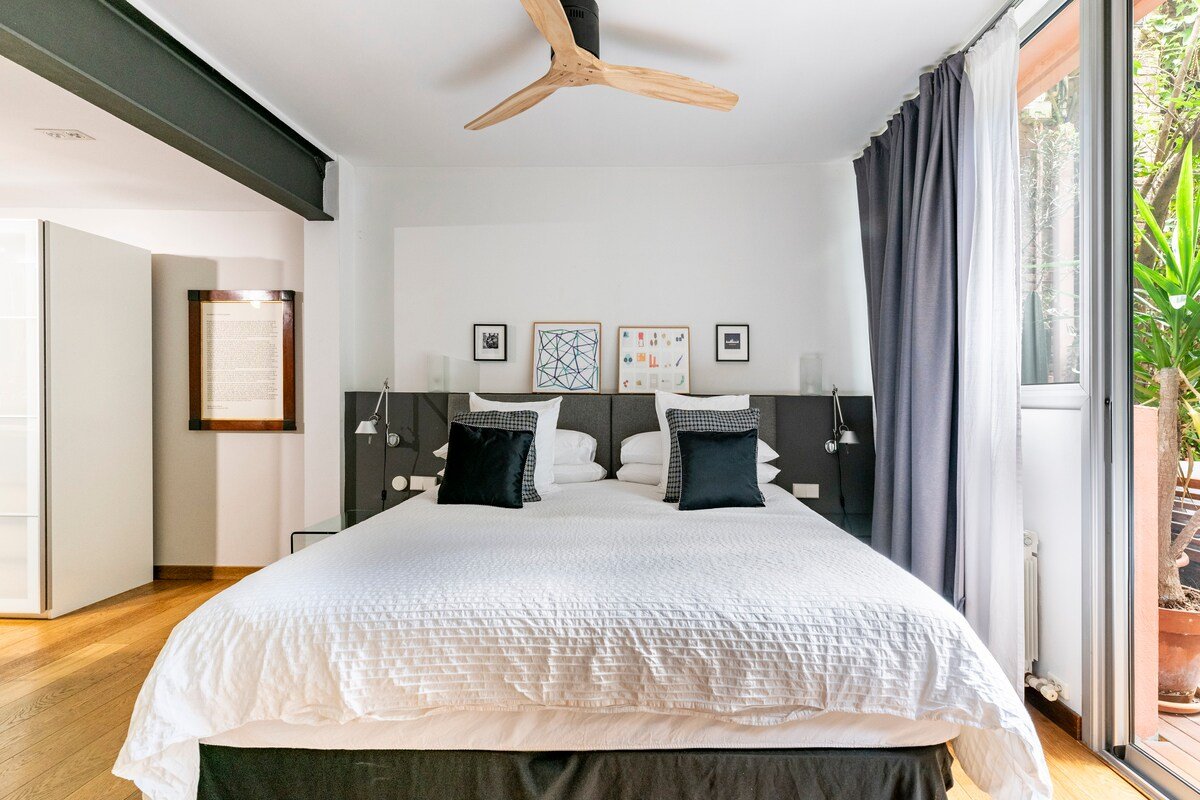 Fira Barcelona Holidays: Festive Family Home gallery image 4