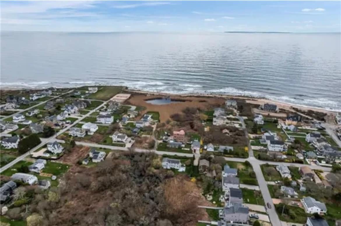 Coastal Oceanview Cottage in Green Hill 3Br 2Ba gallery image 4