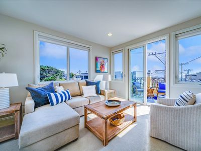 Beach Townhome | Ocean Views | Sleeps 6 | Parking