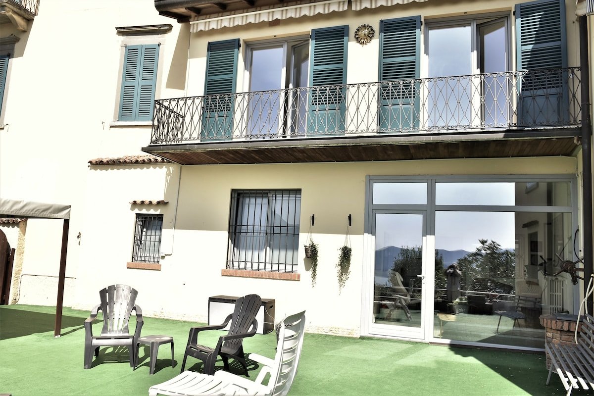 House with lake view “Terrazza” gallery image 3