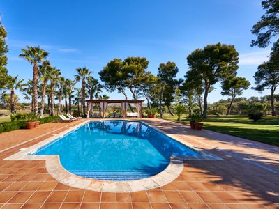 Beautiful private villa for up to 12 people