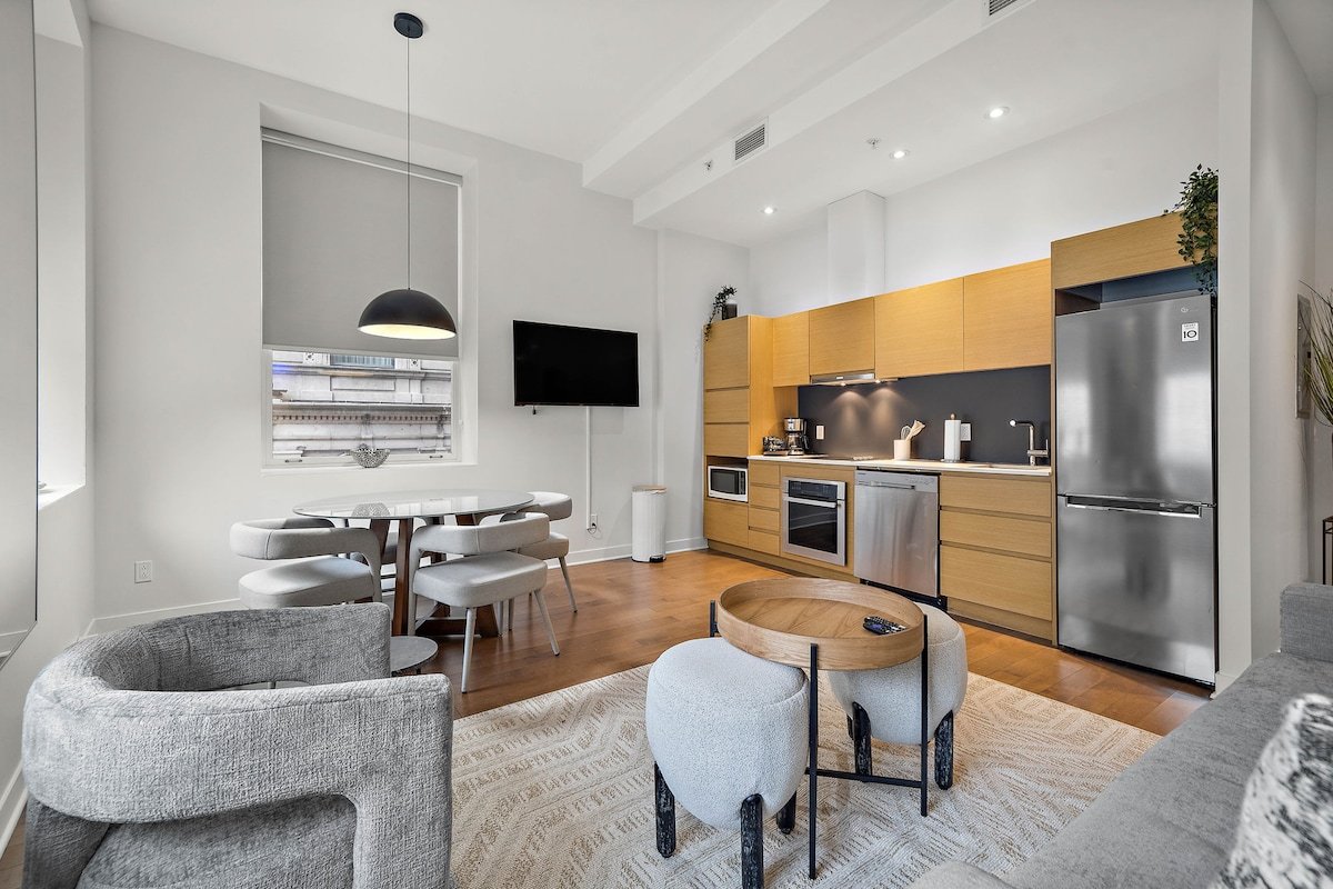 Nomade MTL | Old MTL | Modern 2BR 1BA Apt | gallery image 2