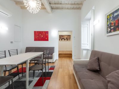 Restored Apartment- Stunning Pantheon View