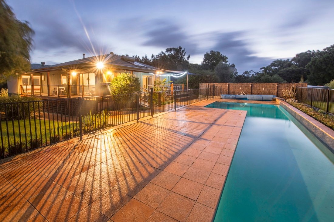 Secluded country feel home – recently renovated gallery image 2