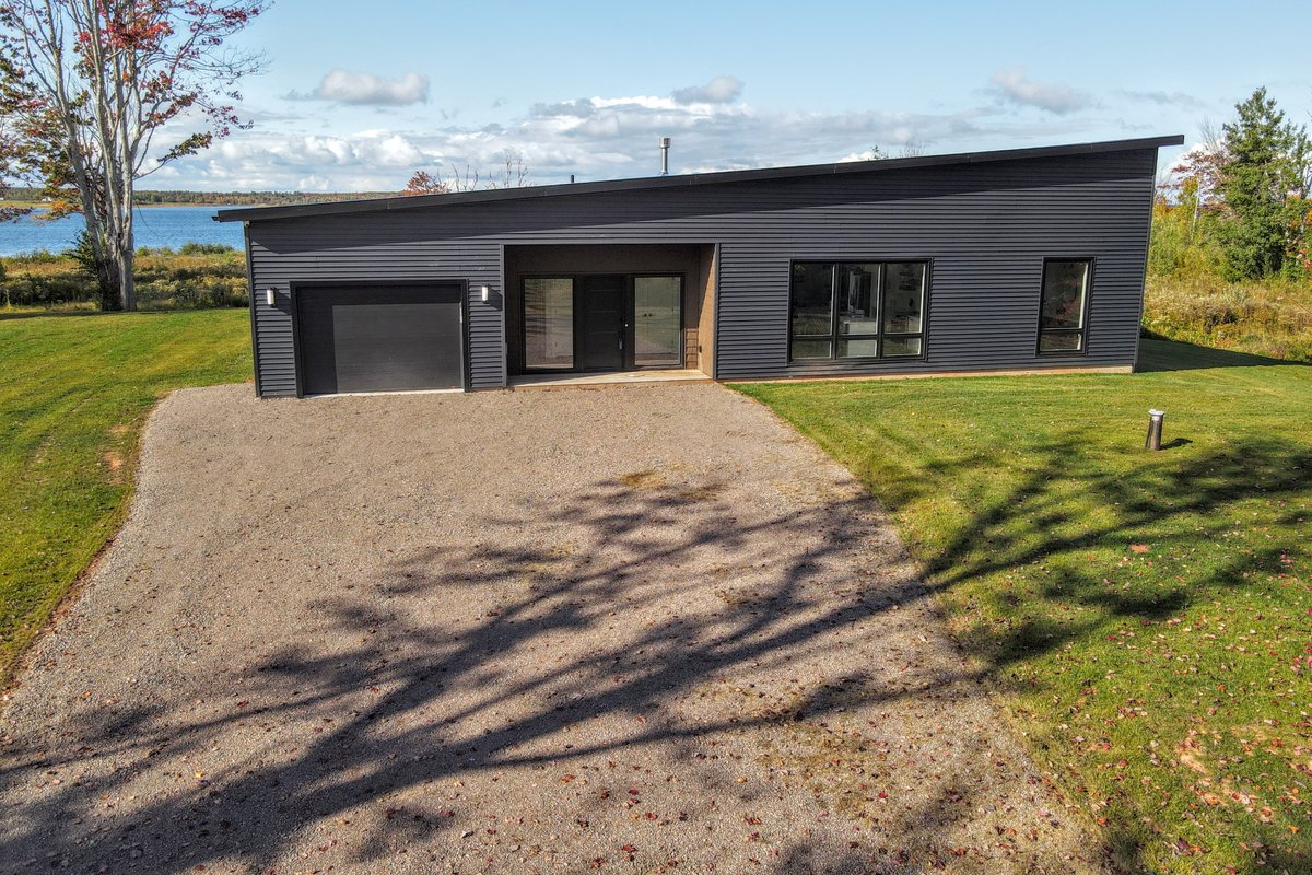 Eagles Point -Waterfront Retreat