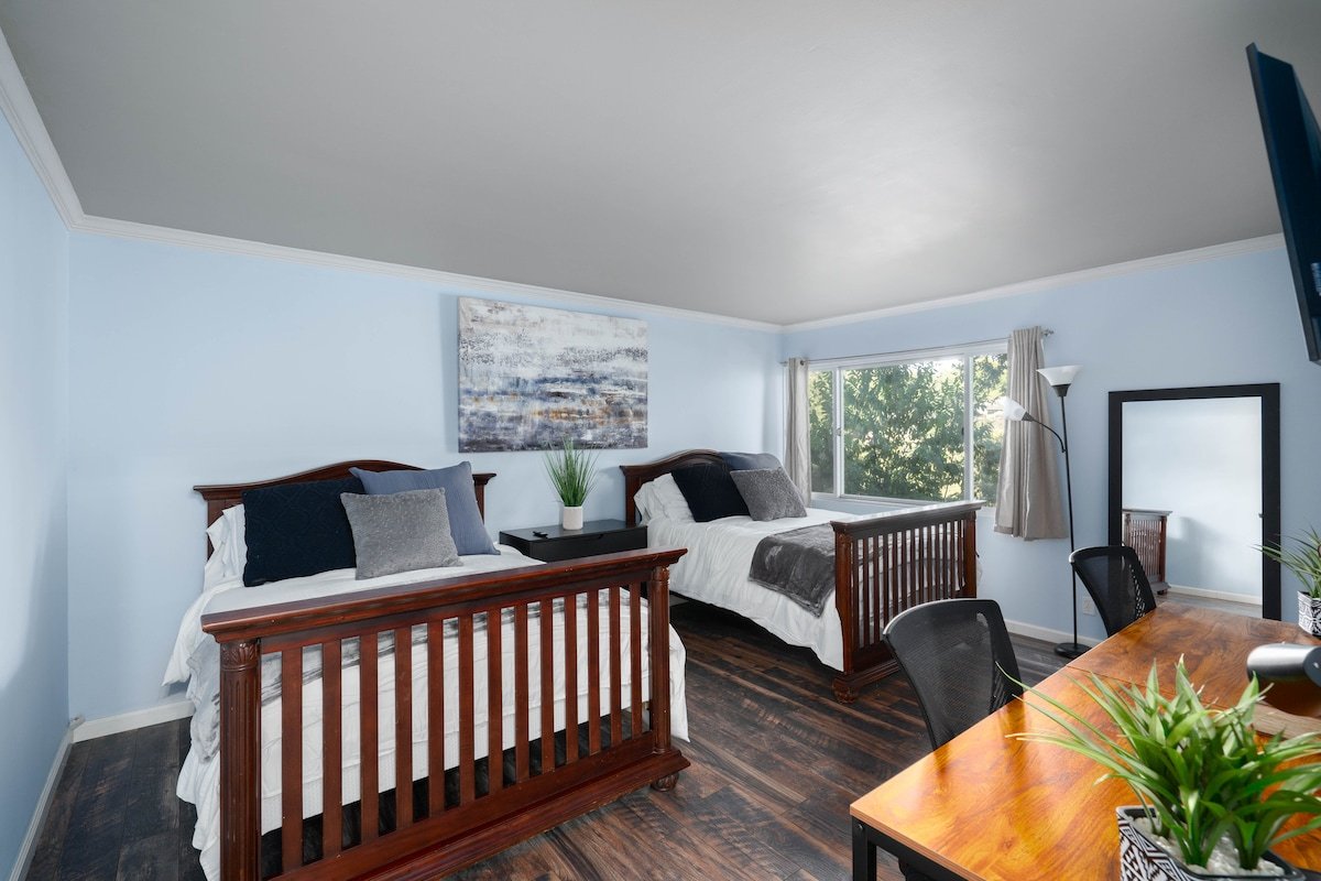 Make Memories Fireside! Views! 5 Min. to Hiking gallery image 5