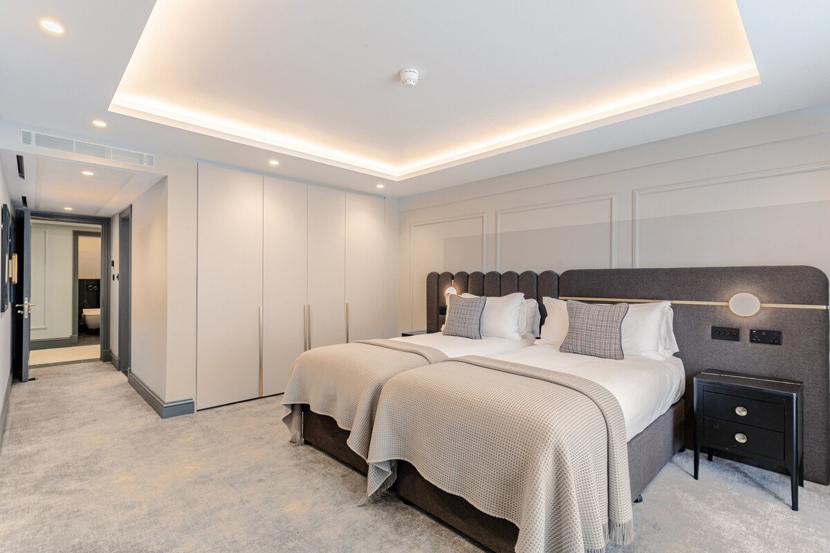 Deluxe Two-Bedroom Apartments gallery image 3