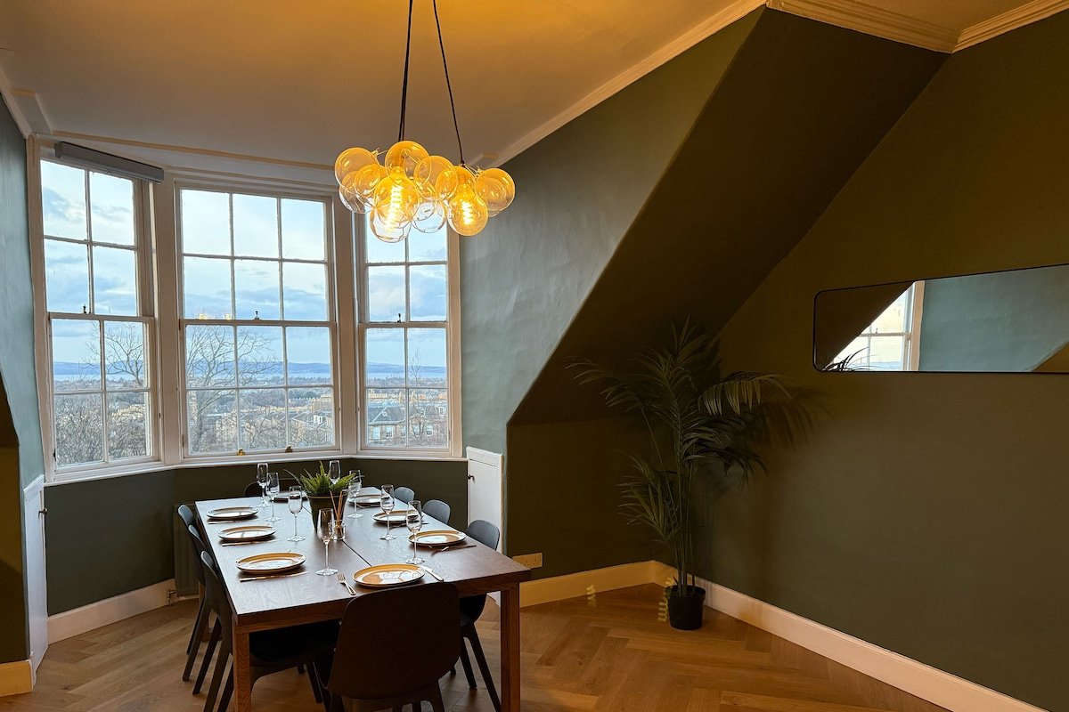 3 Bed Central New Town Flat gallery image 3