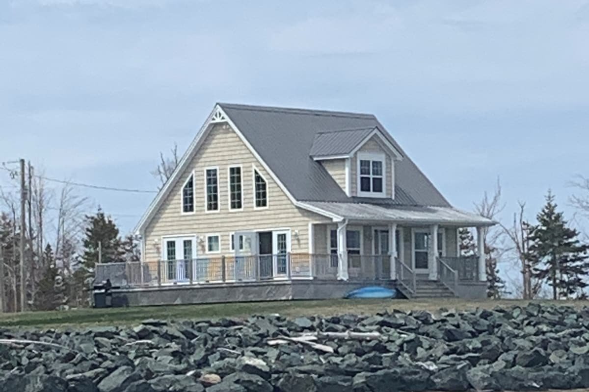 Beach House on Miramichi Bay gallery image 2