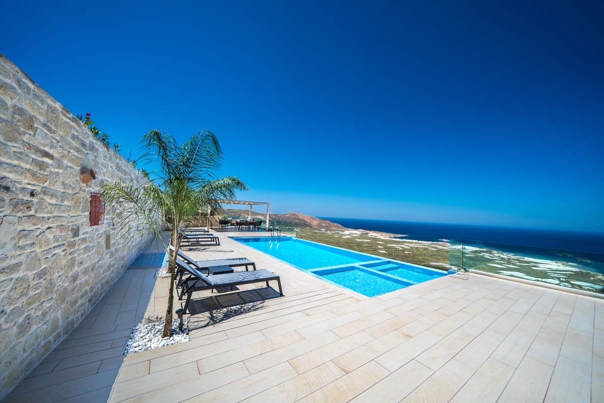 A SeaView Villa you will never forget* gallery image 5
