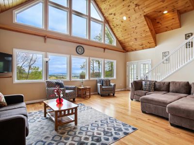 10 Min to DT Asheville- Biltmore, Fire pit, View