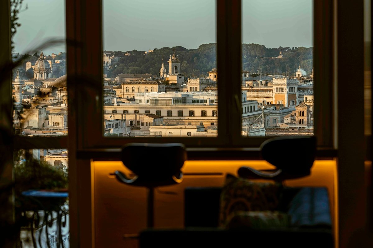 Panoramic Paradise by the Spanish Steps gallery image 4