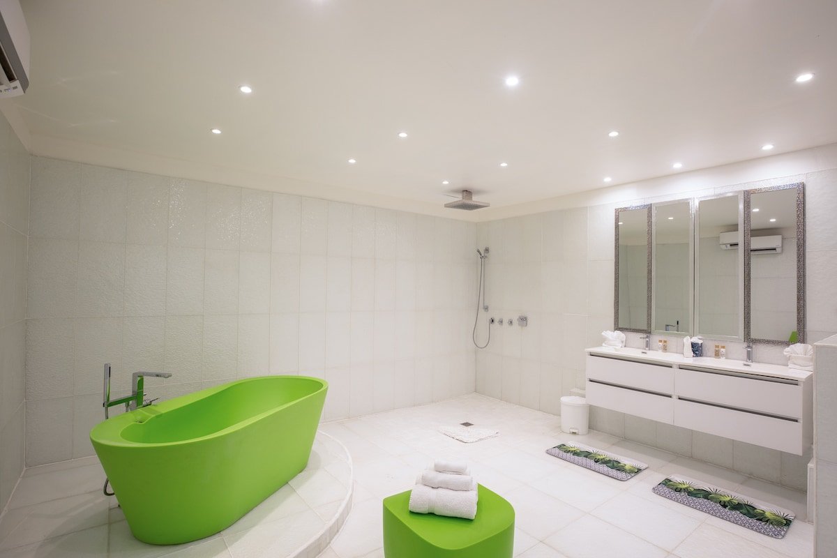 La Perla Estate gallery image 2