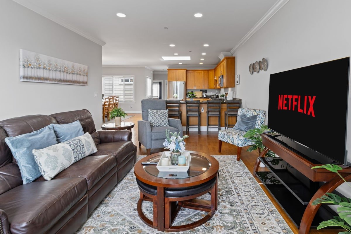 Spacious & Cozy Living | Relax, Play, Unwind gallery image 5