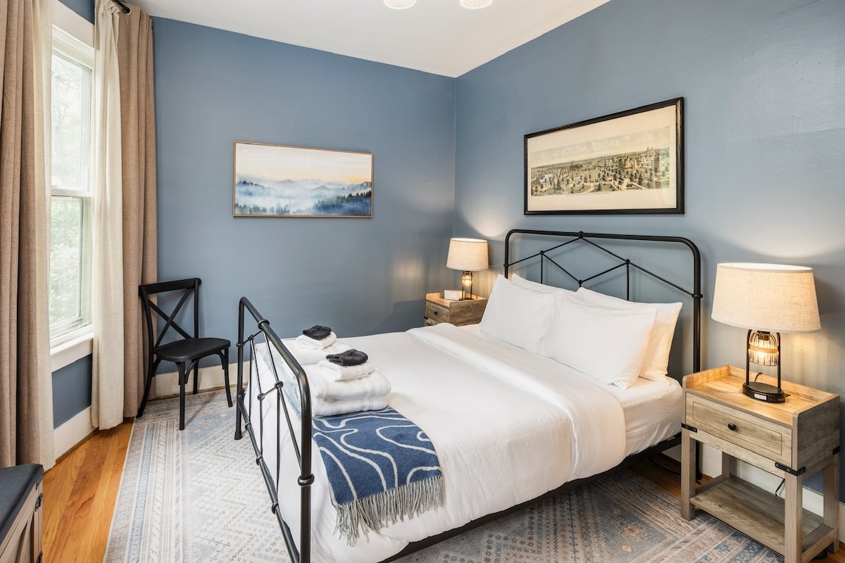 Classic Nob Hill Victorian gallery image 4