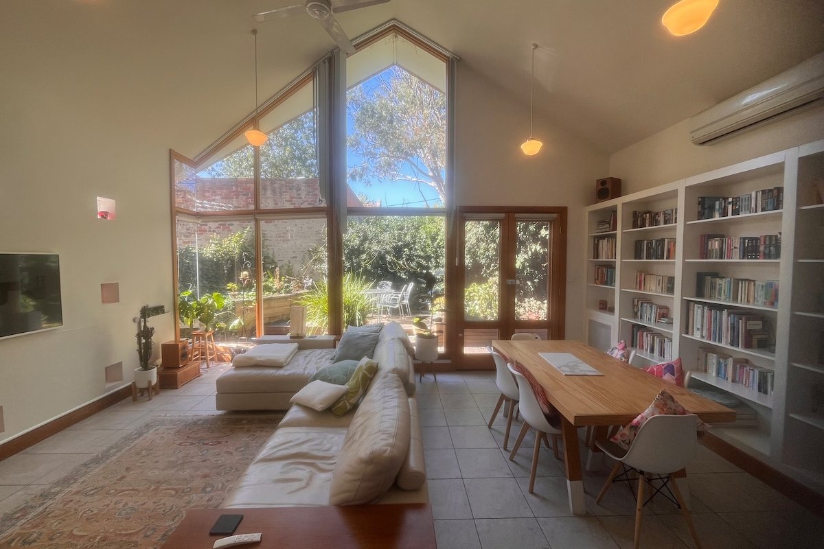 Beautiful Fitzroy Getaway gallery image 2