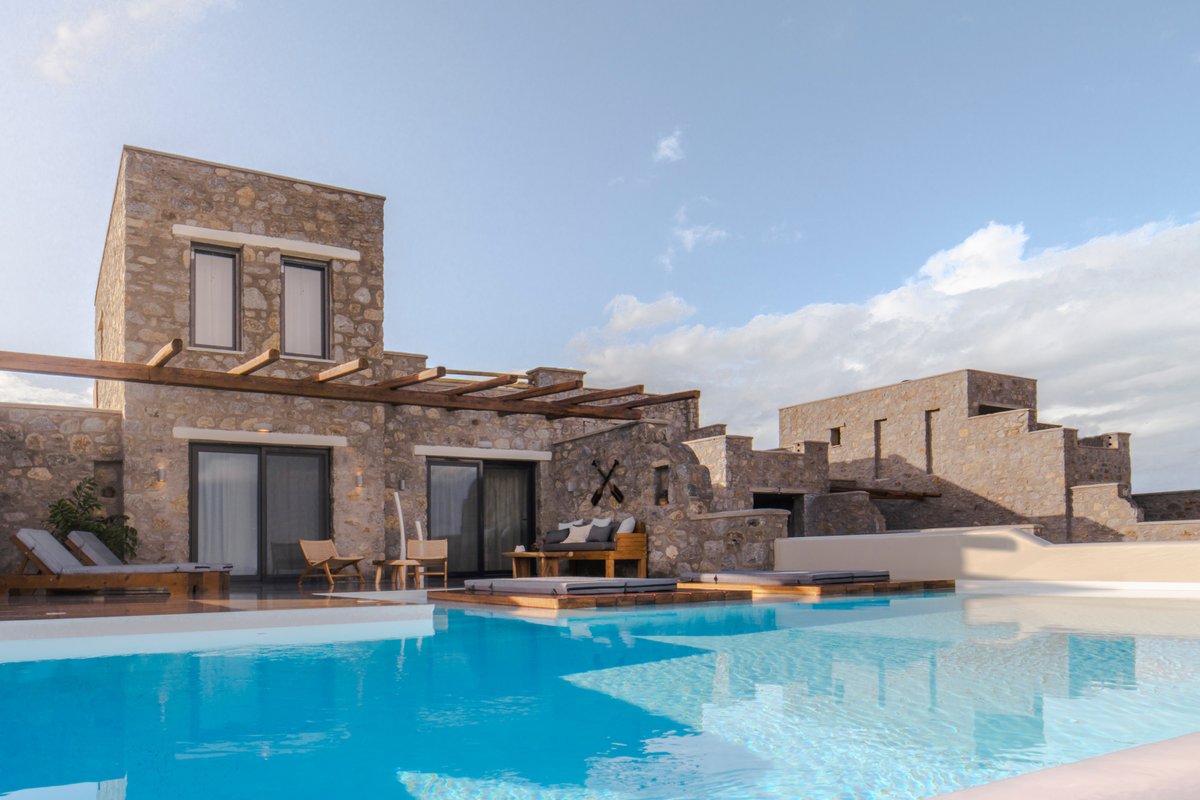 Naxos Privilege Villas – 4BDRM with Pool & Hot Tub