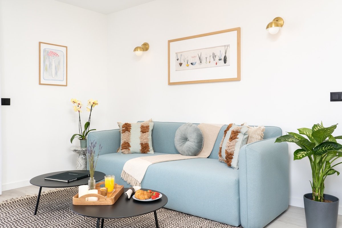 master La Rambla | 2 BR Apartment with Balcony gallery image 3