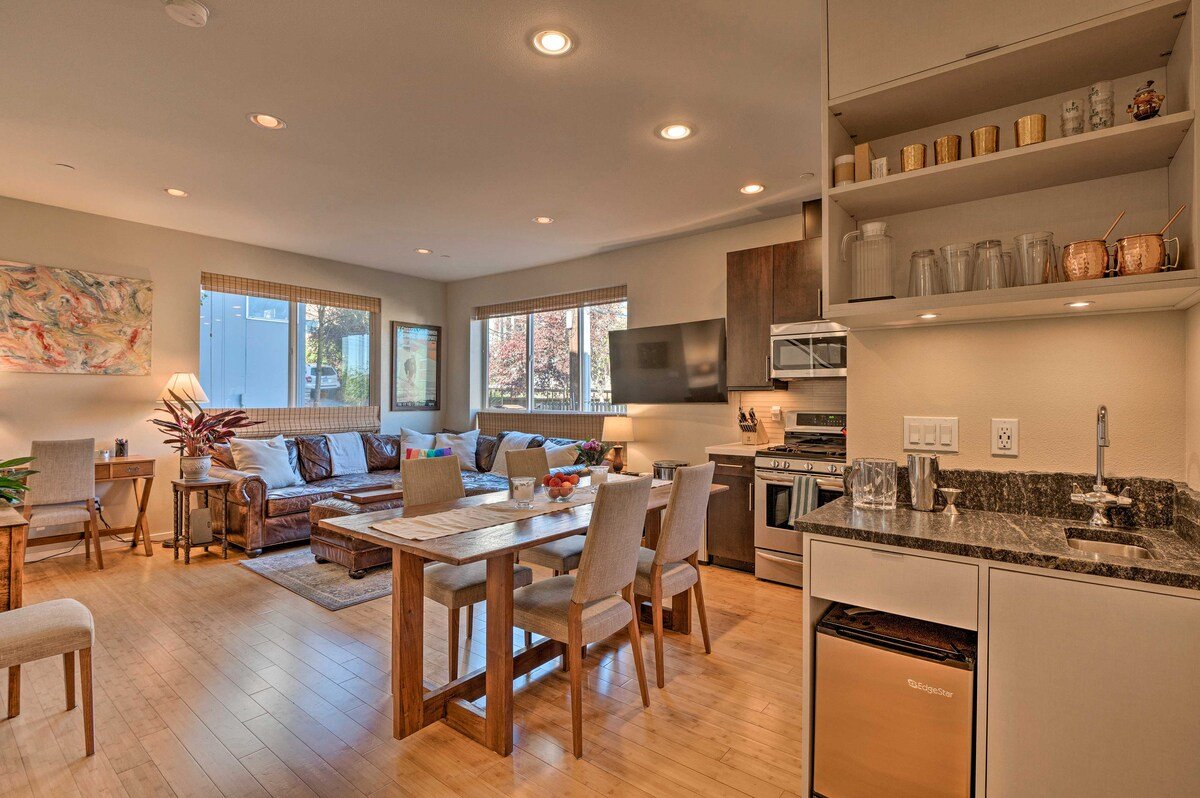 Upscale Townhome w/Roof Deck Views of Cascades gallery image 4