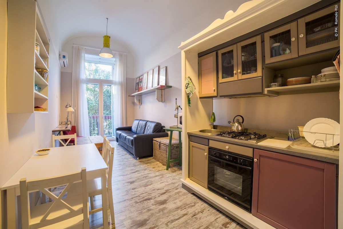 The Bellini House by House In Naples – Room 6 gallery image 4