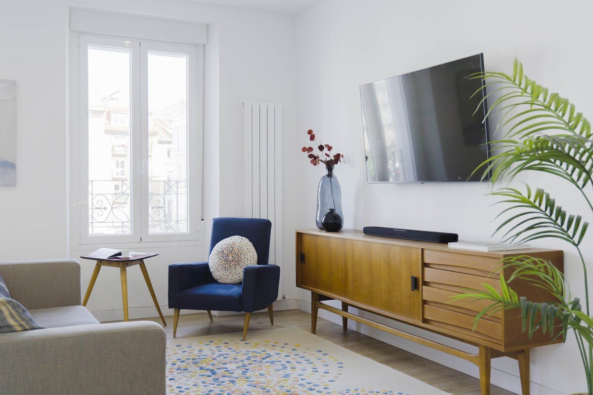 Wonderful 2BR/2BA flat overlooking Pedro Zerolo S gallery image 3