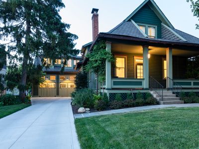 Glenmont Inn-Whole House! Outdoor oasis-Pool,Fire