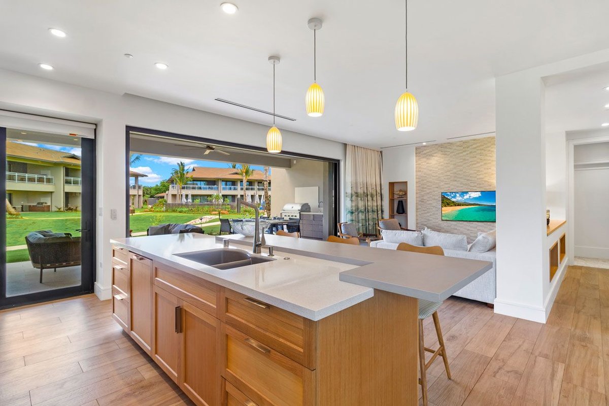 Maui Resort Rentals: Luana Garden Villas 8A