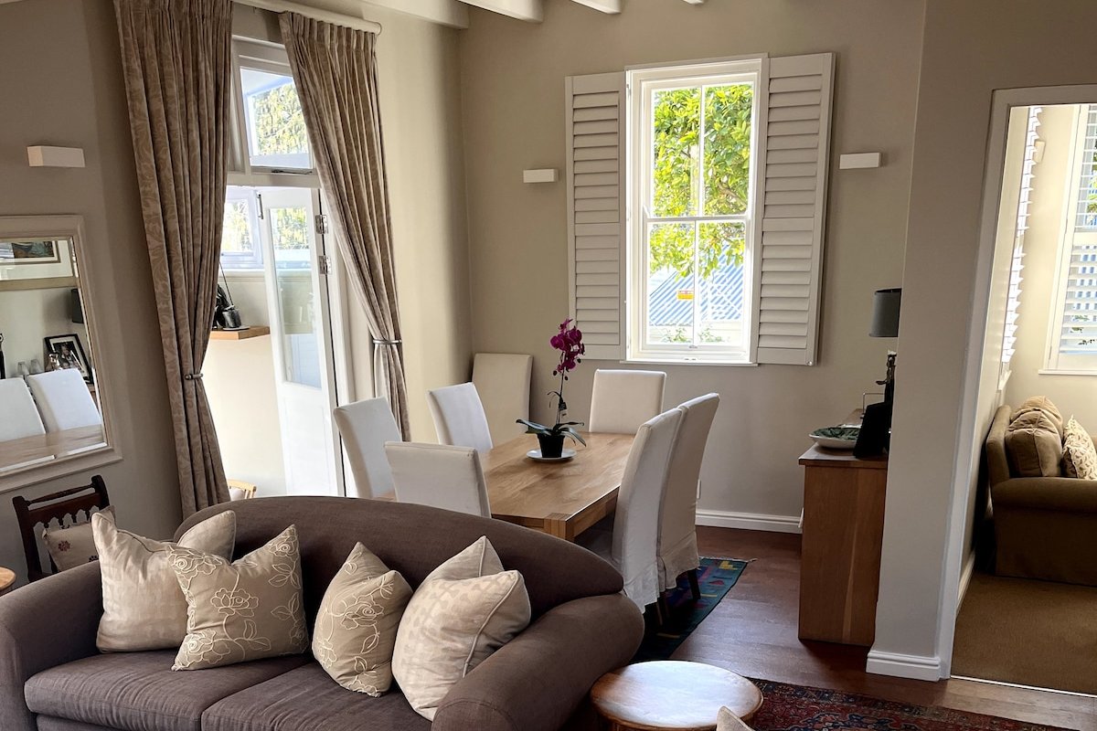 Upmarket, central Newlands home gallery image 2