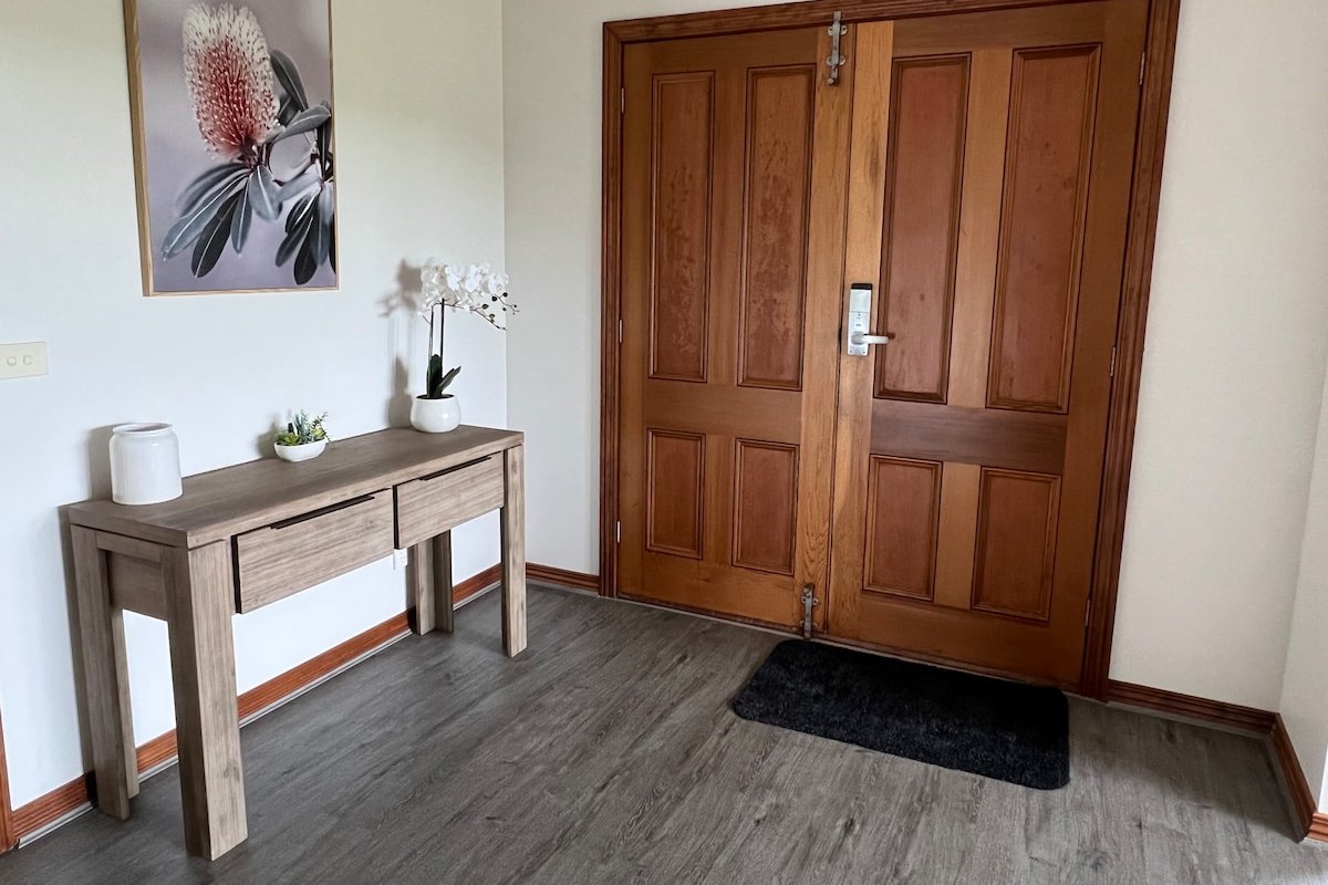 Banksia Port Campbell gallery image 5