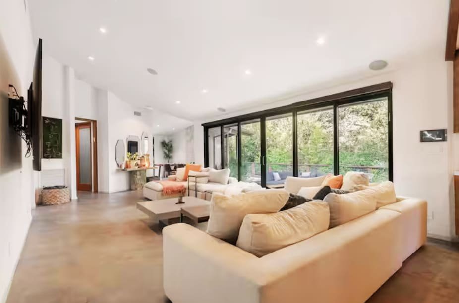 Cozy Oasis in Oakley with Basketball court, pool gallery image 5