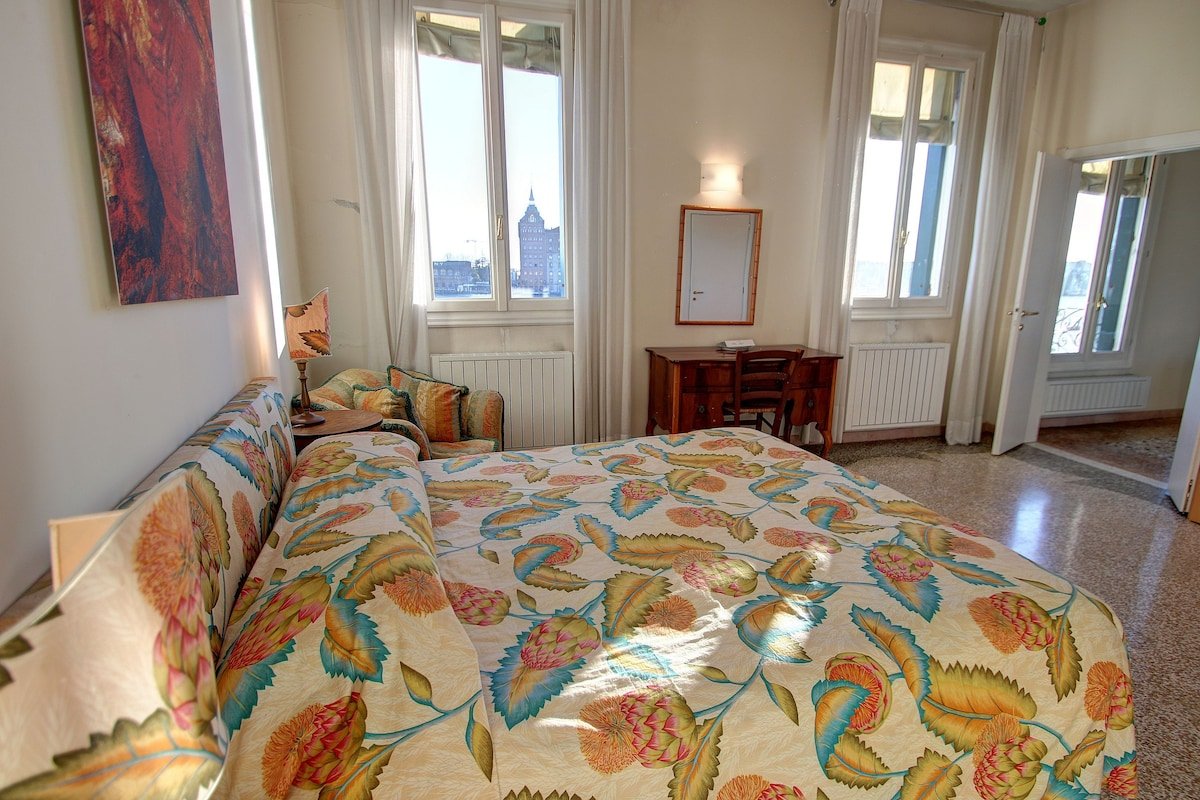 PATRIZIO~panoramic~canal~view gallery image 5