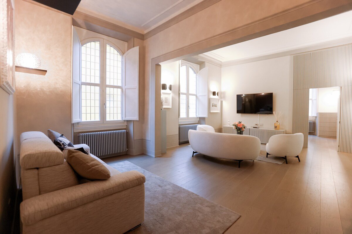 6 people + Terrace + Lift + Florence Chic Novella gallery image 4