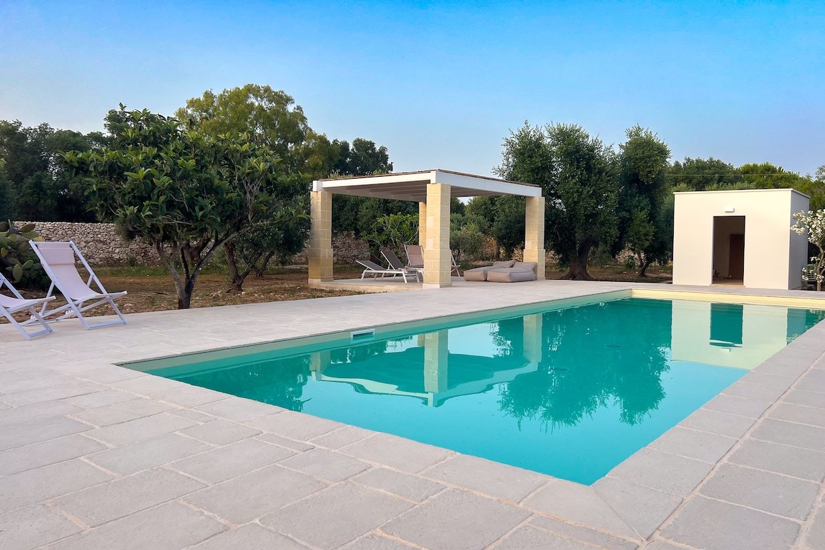 “Villaria” Luxury apulian villa with pool gallery image 2