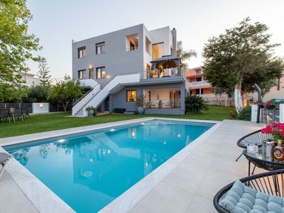 Lux villa*Walk to beach*Hydromassage Pool*14people