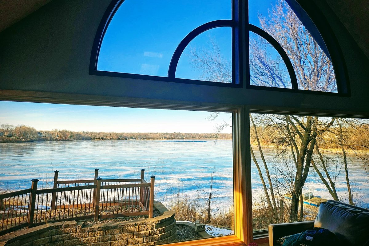 Wayzata Lakefront Retreat:Build your Best Memories