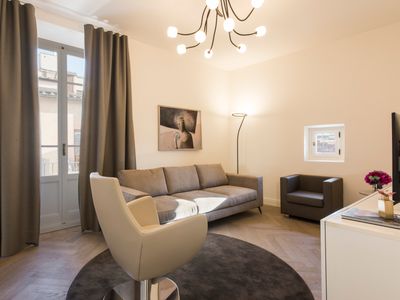 !NEW-Duomo Contemporary, steps from the Duomo!