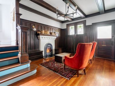 FULL House 3Beds With Patio 1.9km to Inner Harbour