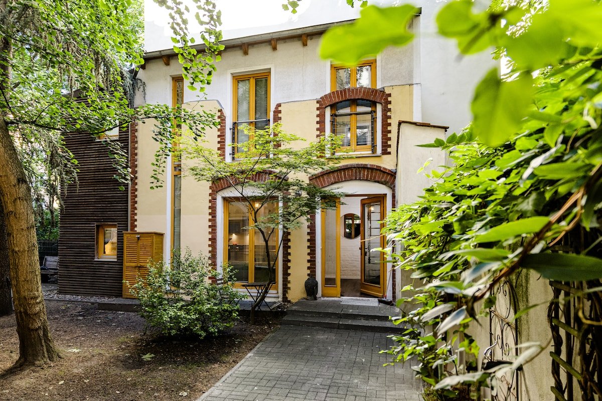 ★Boxi Jungle House★ unique in Friedrichshain | 3BR gallery image 2