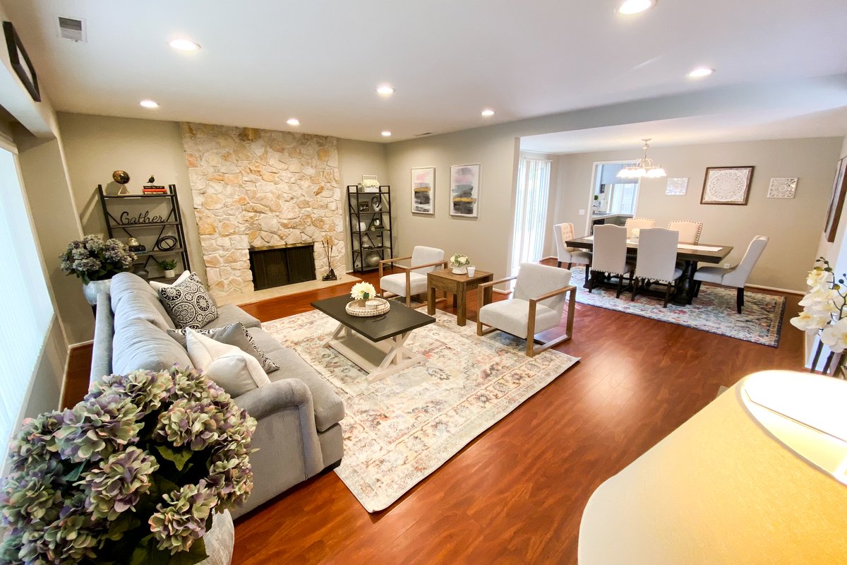 Old Phillips/Greenbriar Luxury Single Story Home!